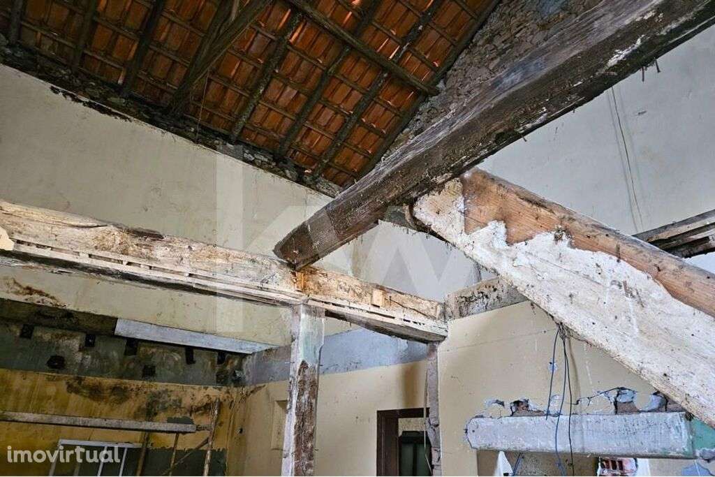 Moradia para reabilitar | Tábuas - Miranda do Corvo - Grande imagem: 2/18