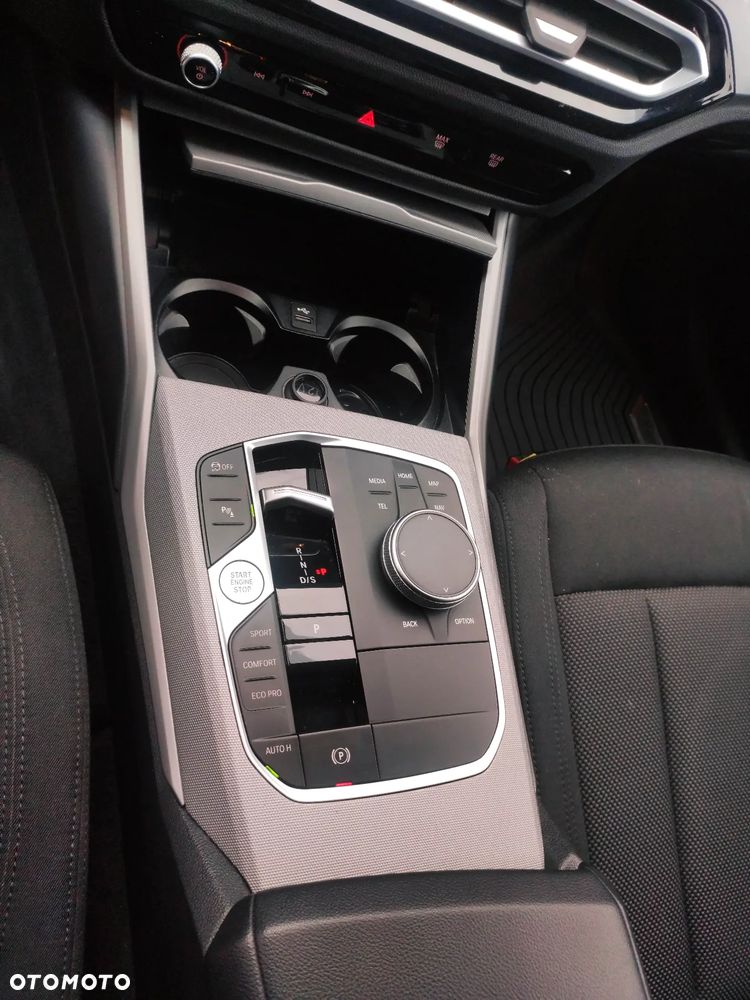 BMW Seria 3 318d Sport Line - 6