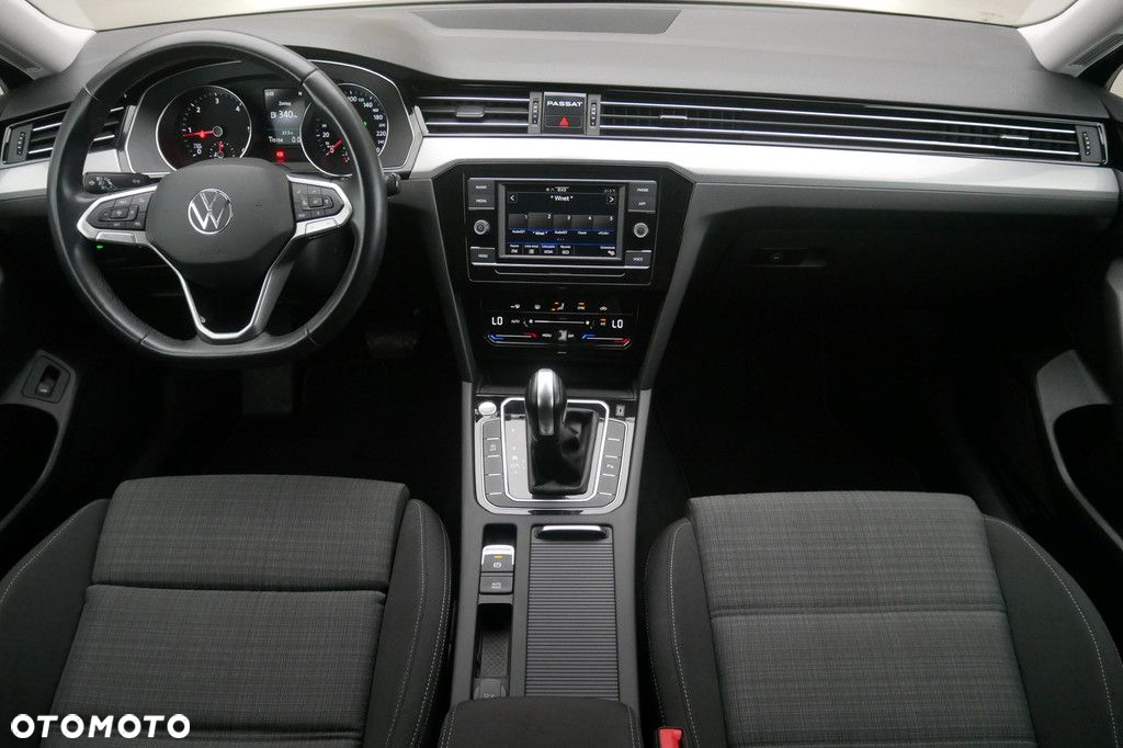 Volkswagen Passat - 8