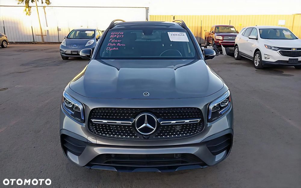 Mercedes-Benz GLB - 2