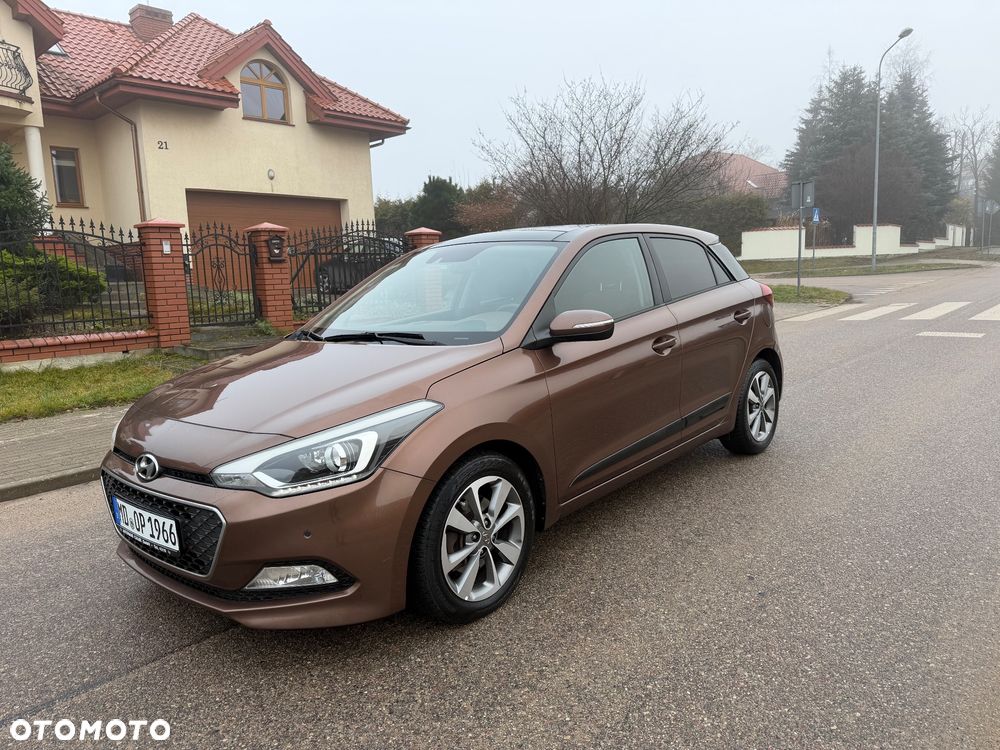 Hyundai i20 1.1 CRDi Intro Edition - 1
