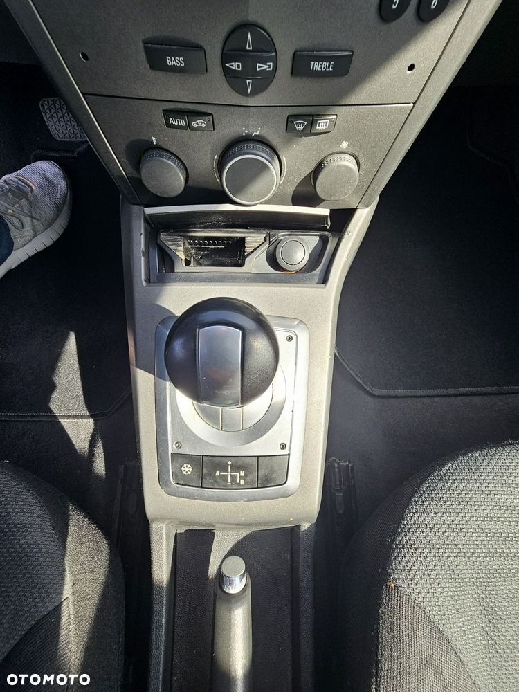 Opel Astra 1.6 Essentia Easytronic - 19