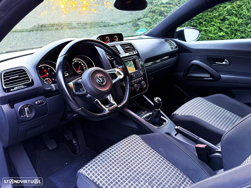 VW Scirocco 2.0 TDI Sport - 11