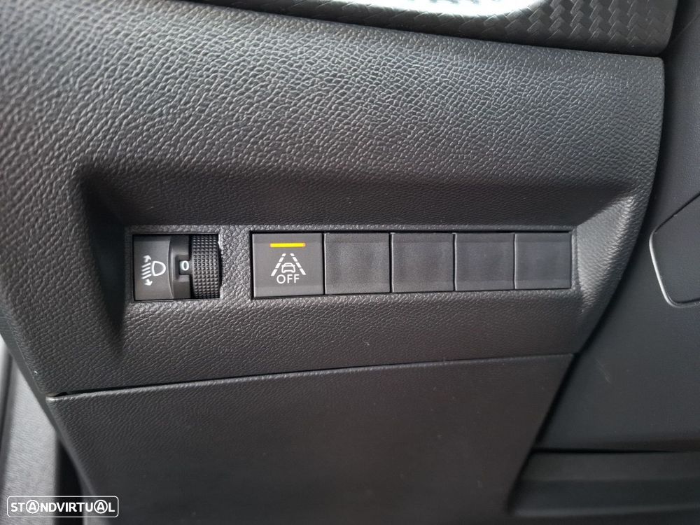 Peugeot 2008 1.5 BlueHDi Allure - 21