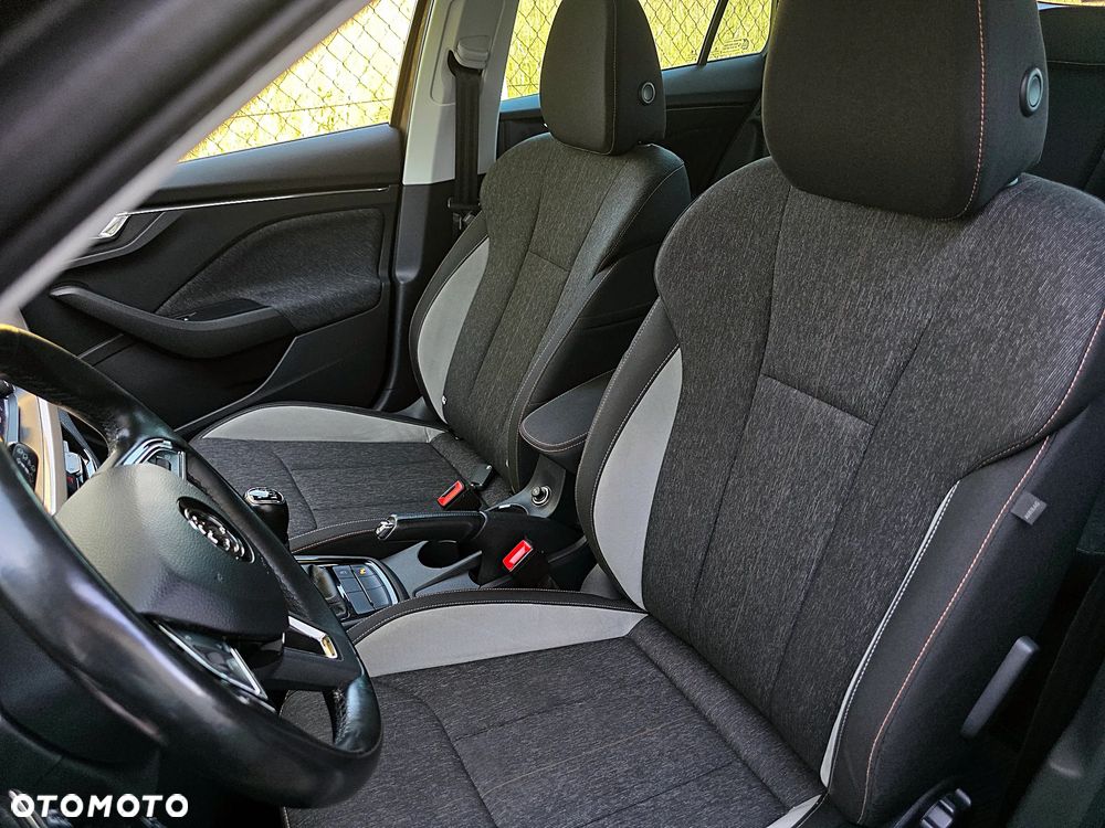 Skoda Kamiq 1.0 TSI Style - 32