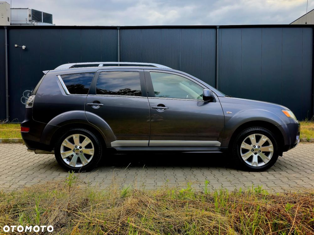 Mitsubishi Outlander 2.0 DID Instyle - 3