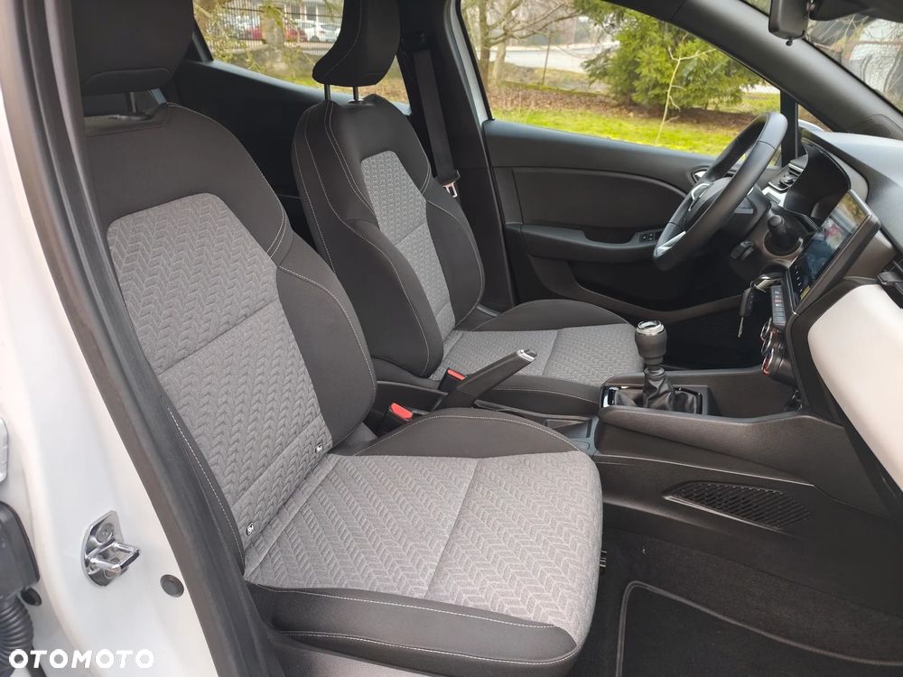 Renault Clio TCe 90 EVOLUTION - 23