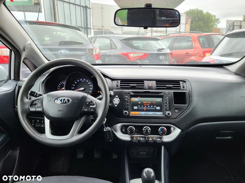 Kia Rio - 19