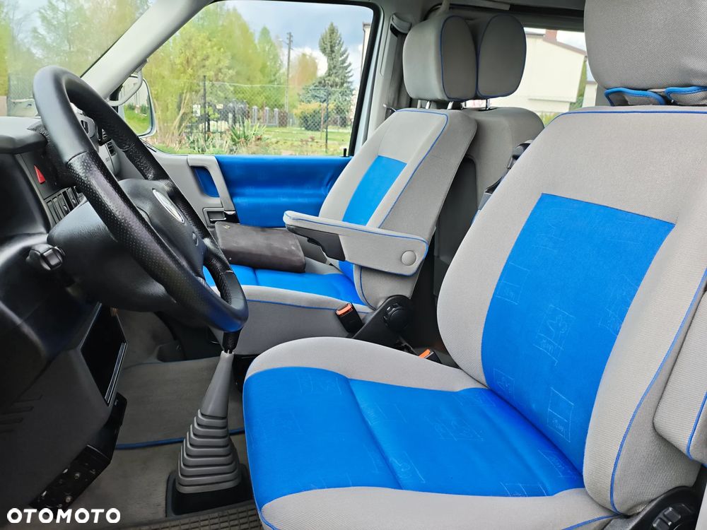 Volkswagen Multivan Standard - 33