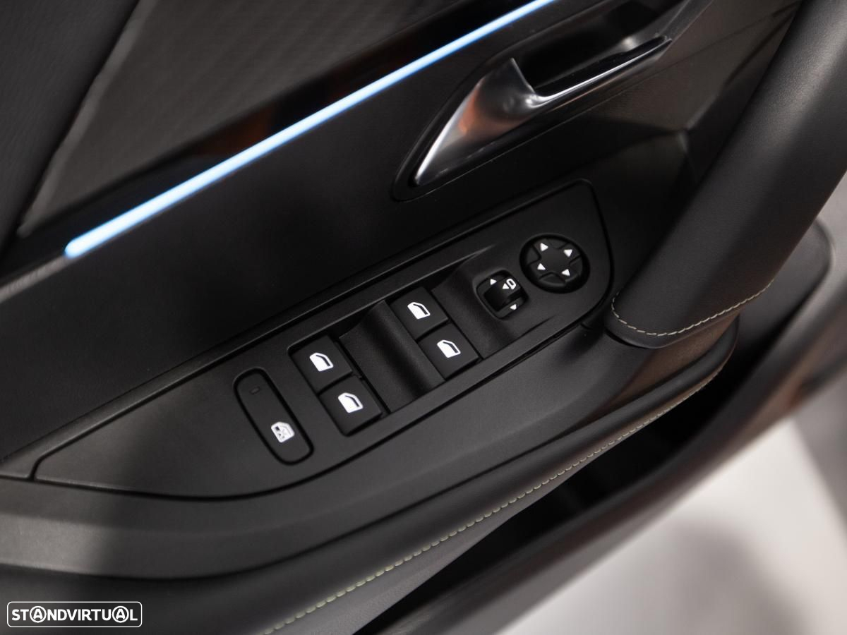 Peugeot e-2008 50 kWh GT - 14