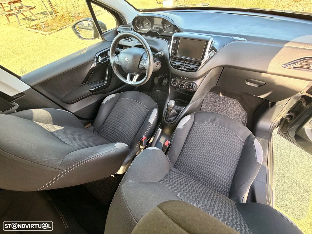 Peugeot 208 1.2 PureTech Style - 21
