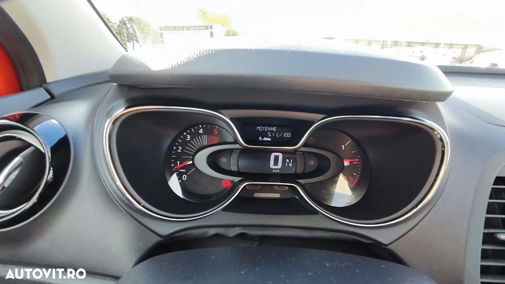Renault Captur (ENERGY) dCi 90 EDC INTENS - 29