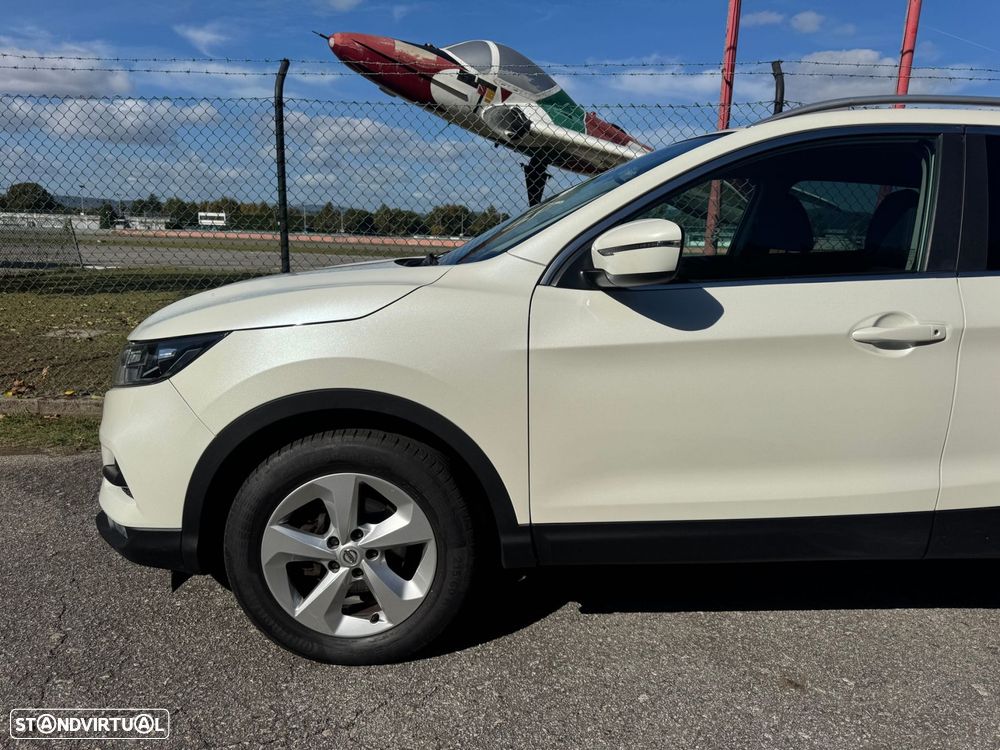 Nissan Qashqai 1.5 dCi N-Connecta J18+Led - 35