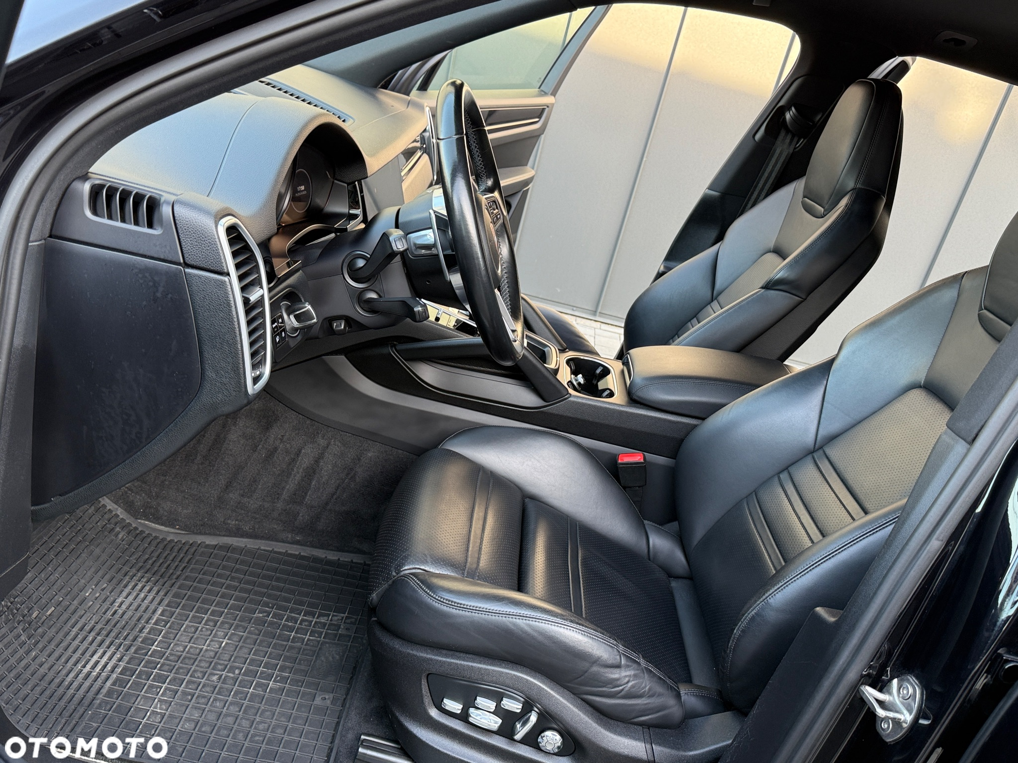 Porsche Cayenne Standard - 29