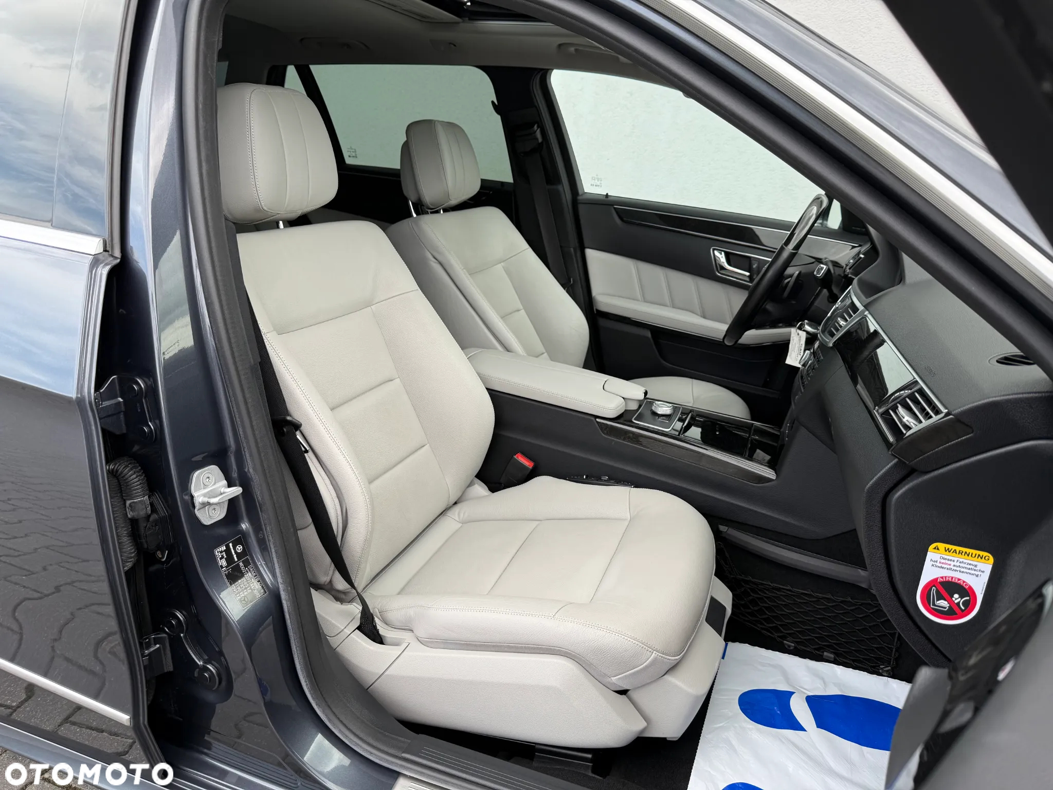 Mercedes-Benz Klasa E 350 T CDI DPF 4Matic BlueEFFICIENCY 7G-TRONIC - 21