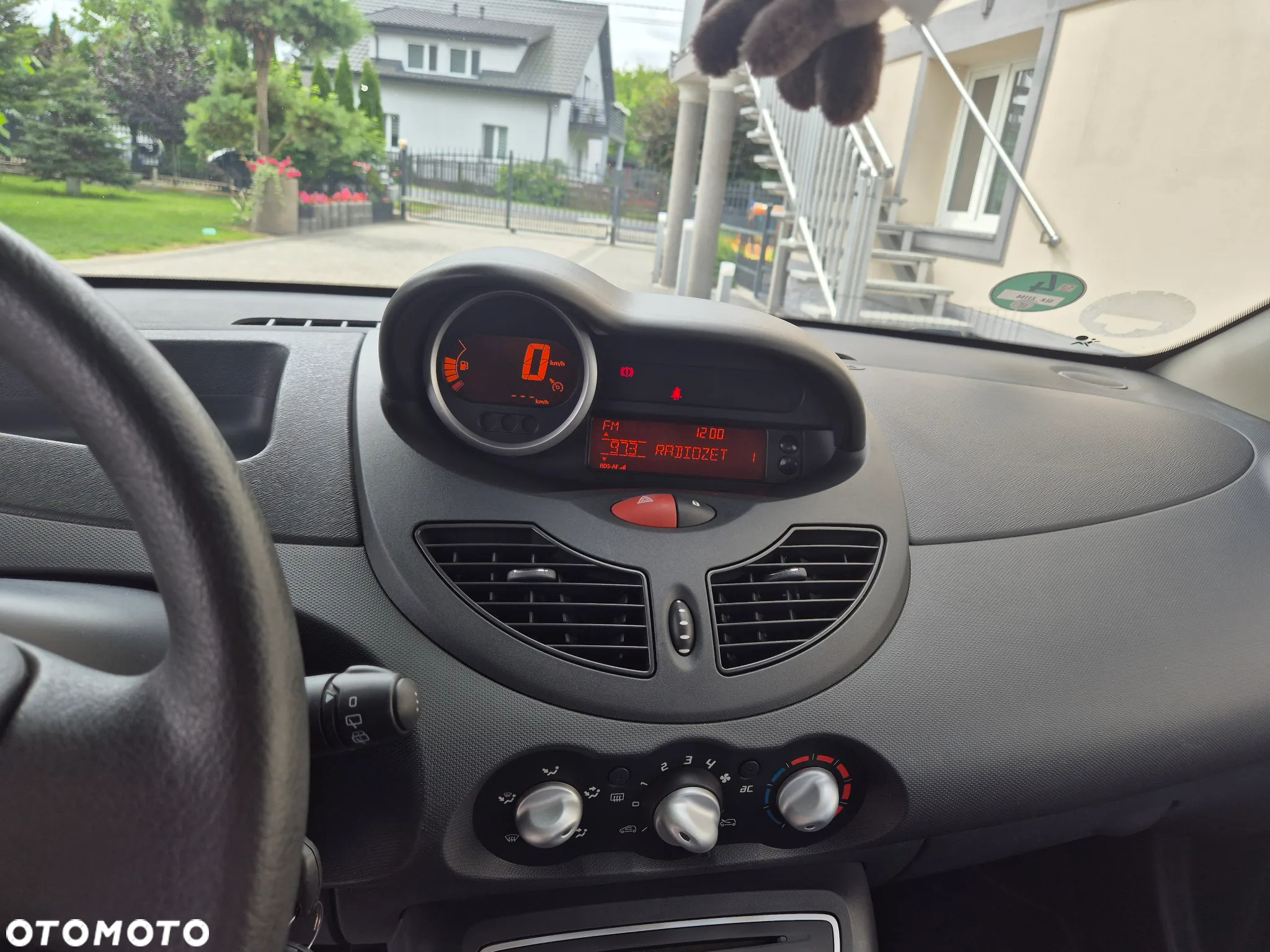 Renault Twingo 1.2 LEV 16V 75 Night & Day - 39