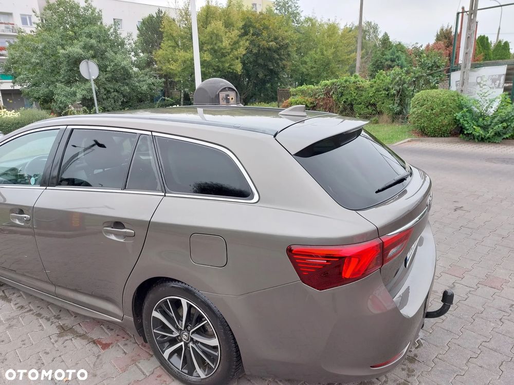 Toyota Avensis 1.8 Premium MS - 7
