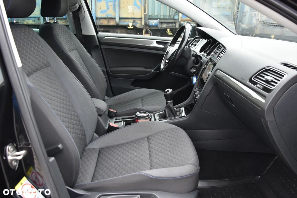 Volkswagen Golf 1.6 TDI Join - 9