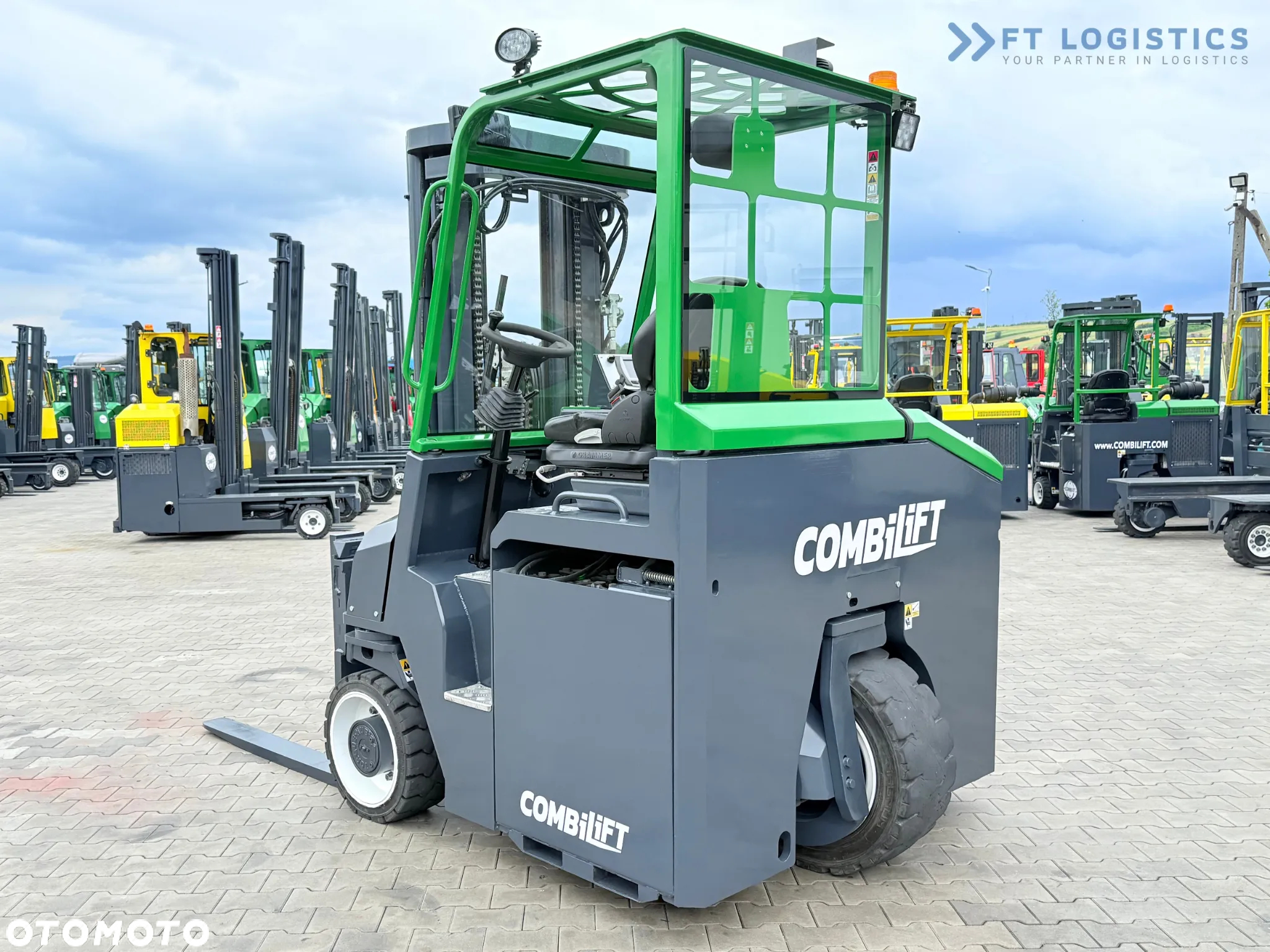 Combilift CBE4000 / TRIPLEX 5200MM / ELEKTRYCZNY / WOLNY SKOK / POZYCJONER / PRZESUW WIDEŁ / JAK NOWY - 9