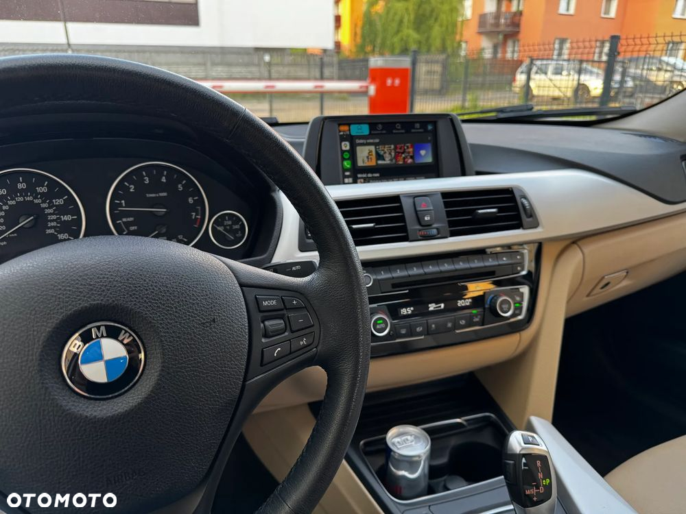 BMW Seria 3 320i xDrive - 7