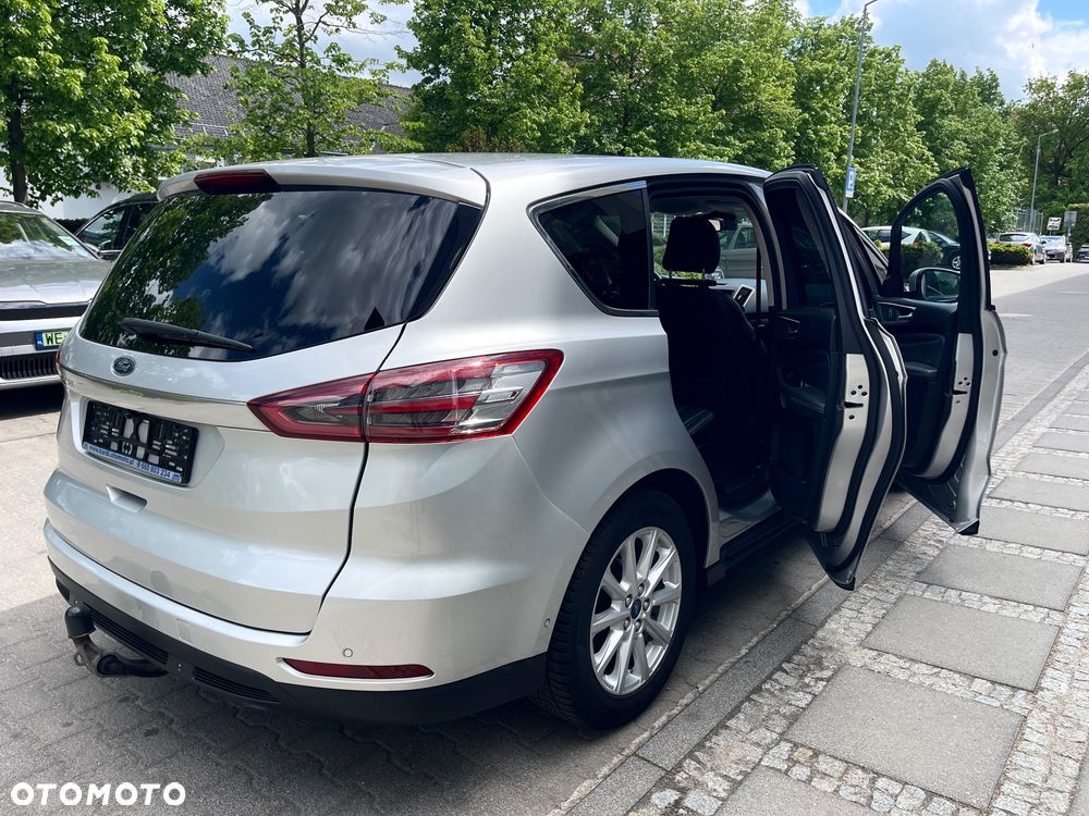 Ford S-Max - 17