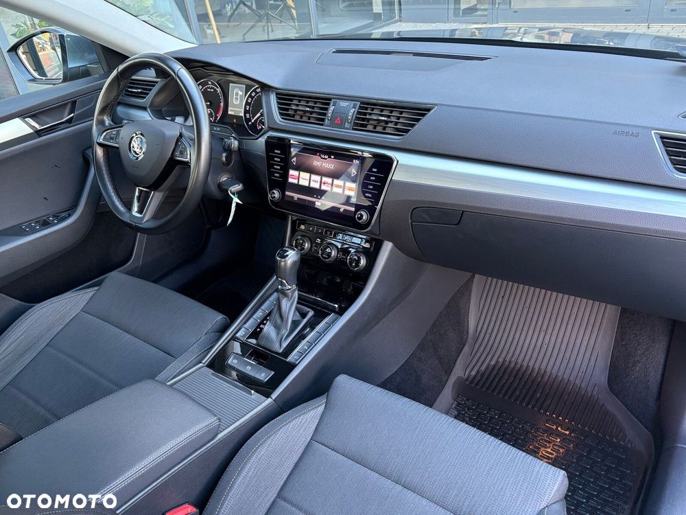 Skoda Superb 2.0 TDI SCR Ambition DSG - 17