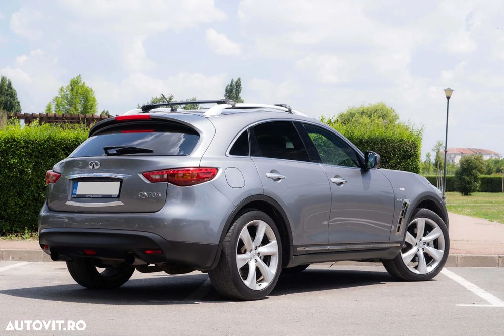Infiniti Q70 - 7