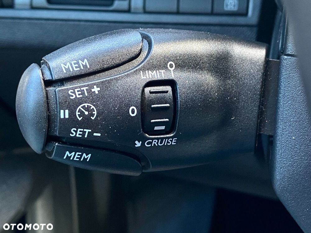 Peugeot 5008 1.2 PureTech Active S&S - 28