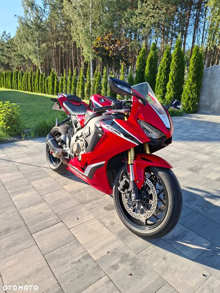 Honda CBR - 1