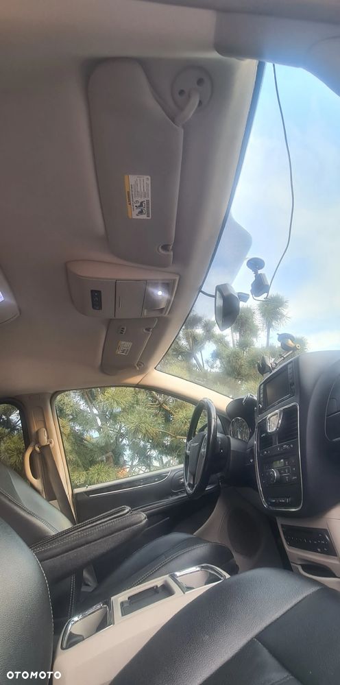 Chrysler Town & Country 3.6 Touring - 33