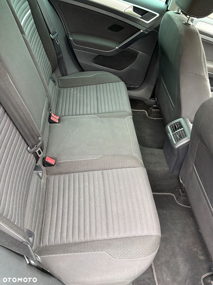 Volkswagen Golf - 12