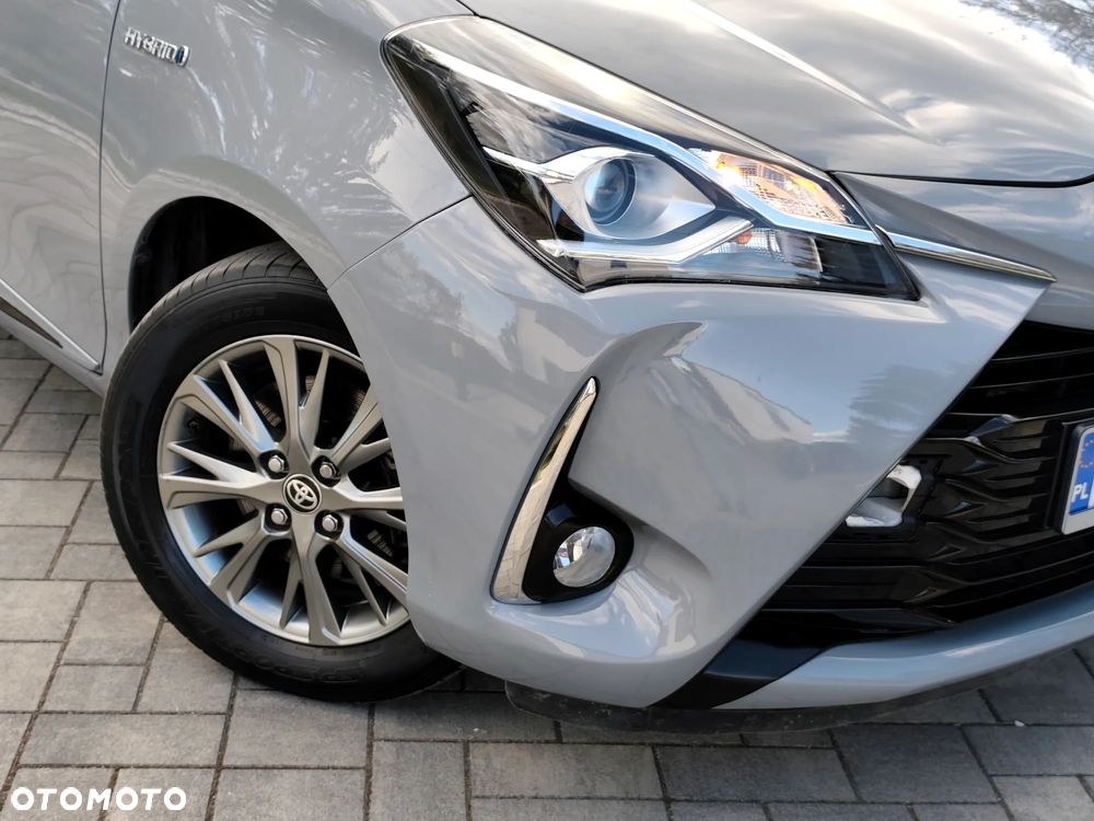 Toyota Yaris Hybrid 100 Premium EU6 - 19