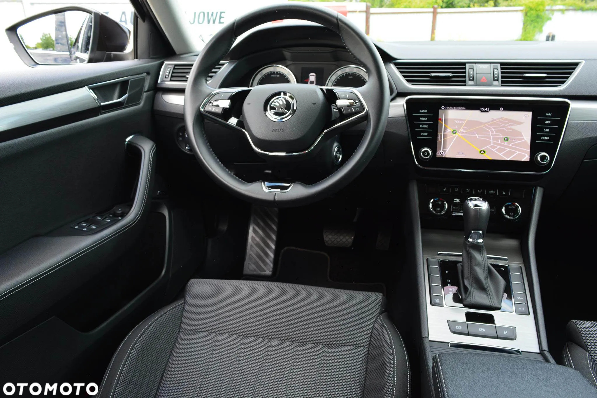 Skoda Superb 2.0 TDI SCR Style DSG - 34