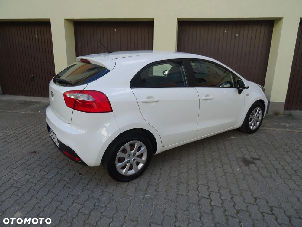 Kia Rio - 18