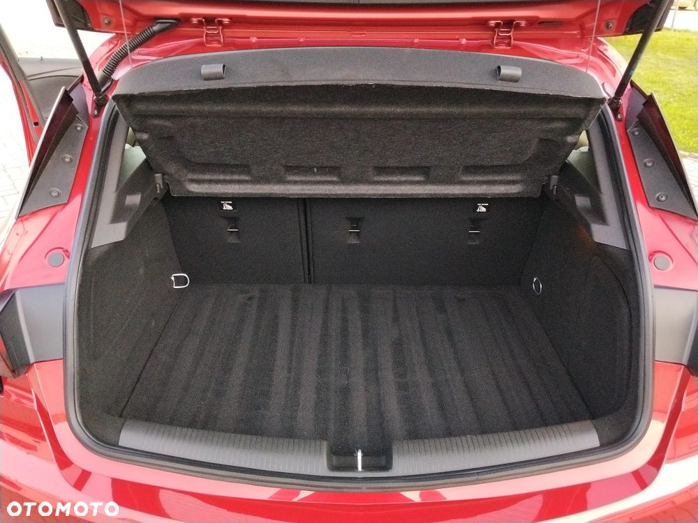 Opel Astra 1.2 Turbo - 12