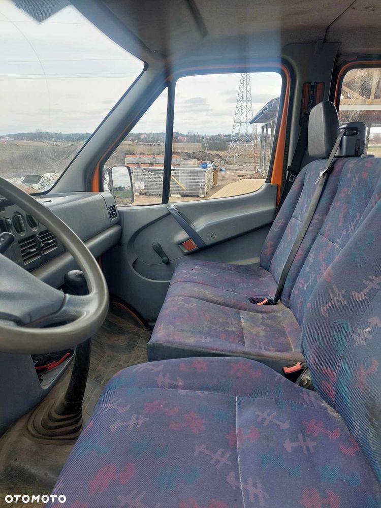 Mercedes-Benz Sprinter - 5