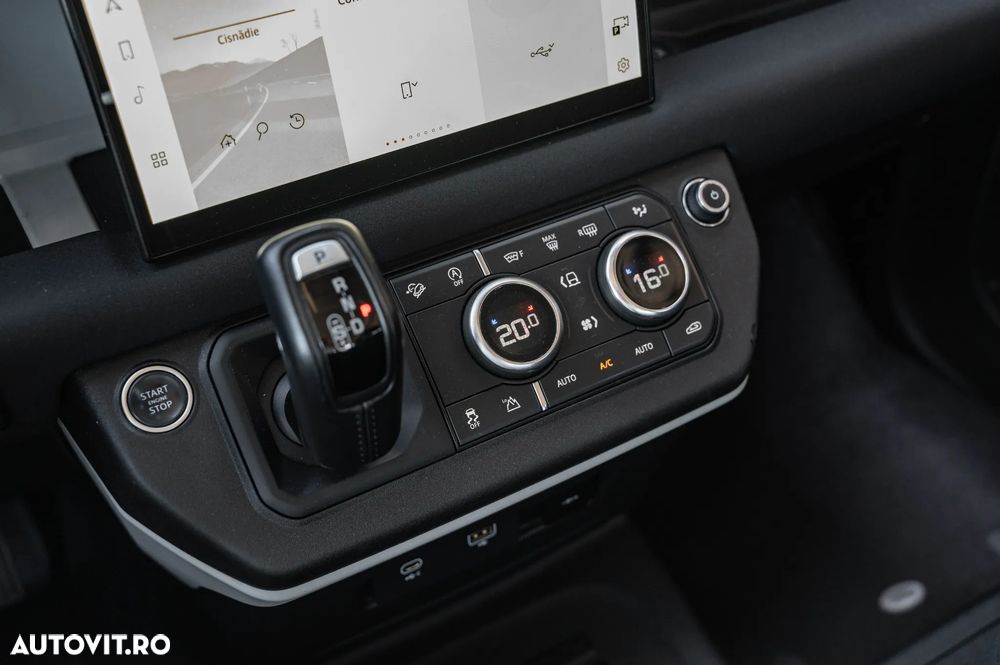 Land Rover Defender - 23