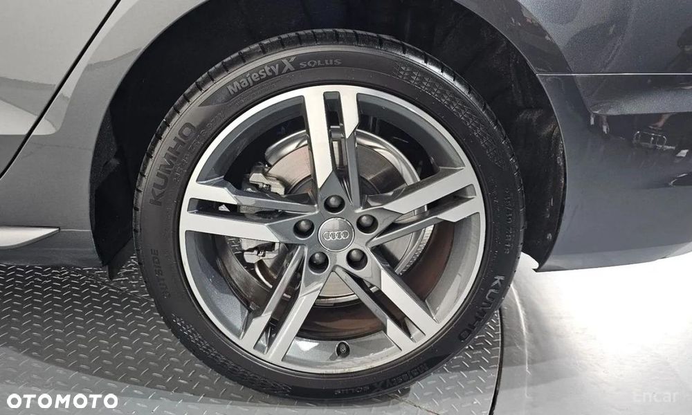 Audi A4 Limousine - 33