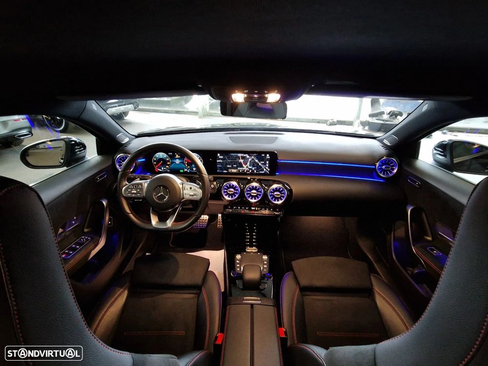 Mercedes-Benz A 250 e AMG Line - 13