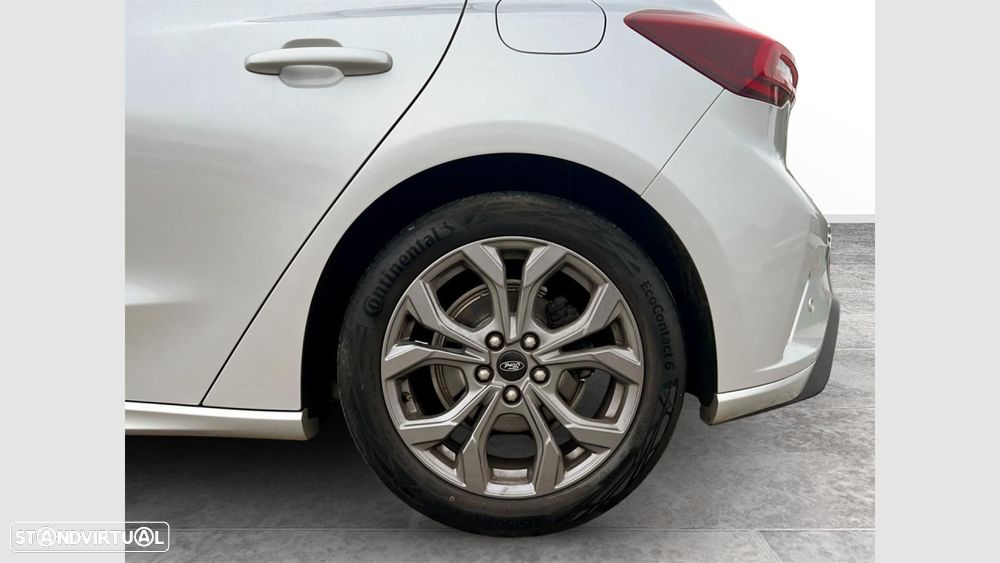 Ford Focus 1.0 EcoBoost MHEV ST-Line - 11