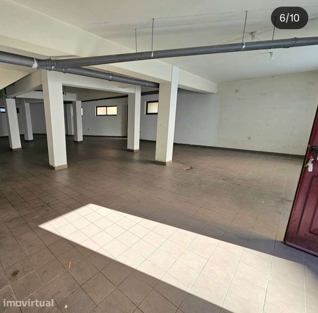 Armazém/garagem para arrendamento - Grande imagem: 2/6
