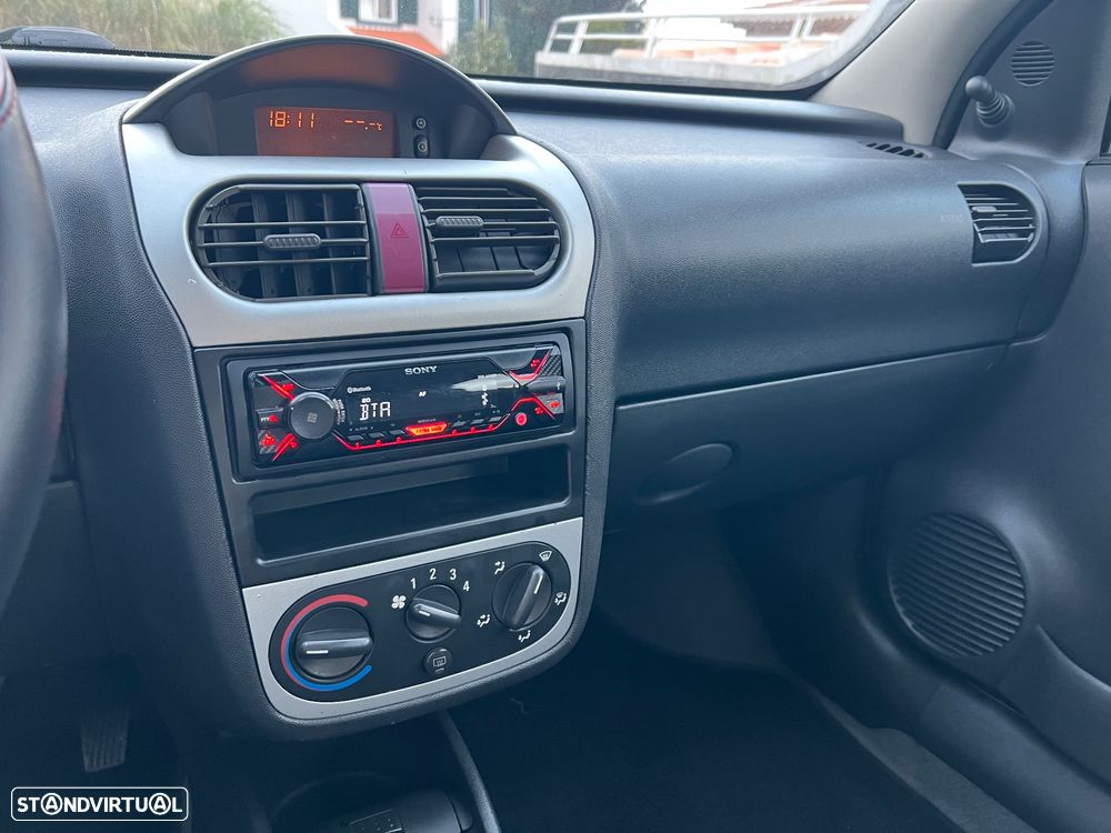 Opel Corsa 1.2 16V Cosmo Easytronic - 5