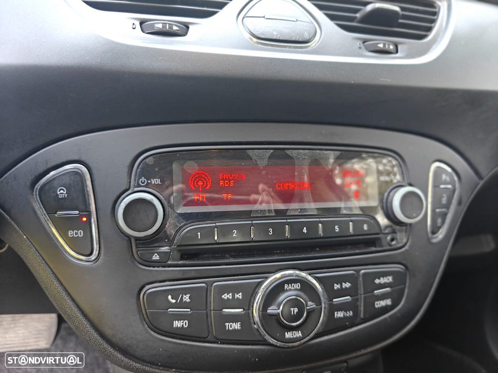 Opel Corsa 1.4 Color Edition Easytronic - 32