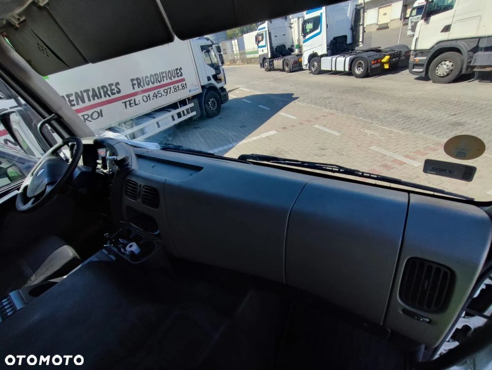 Renault Premium - 8