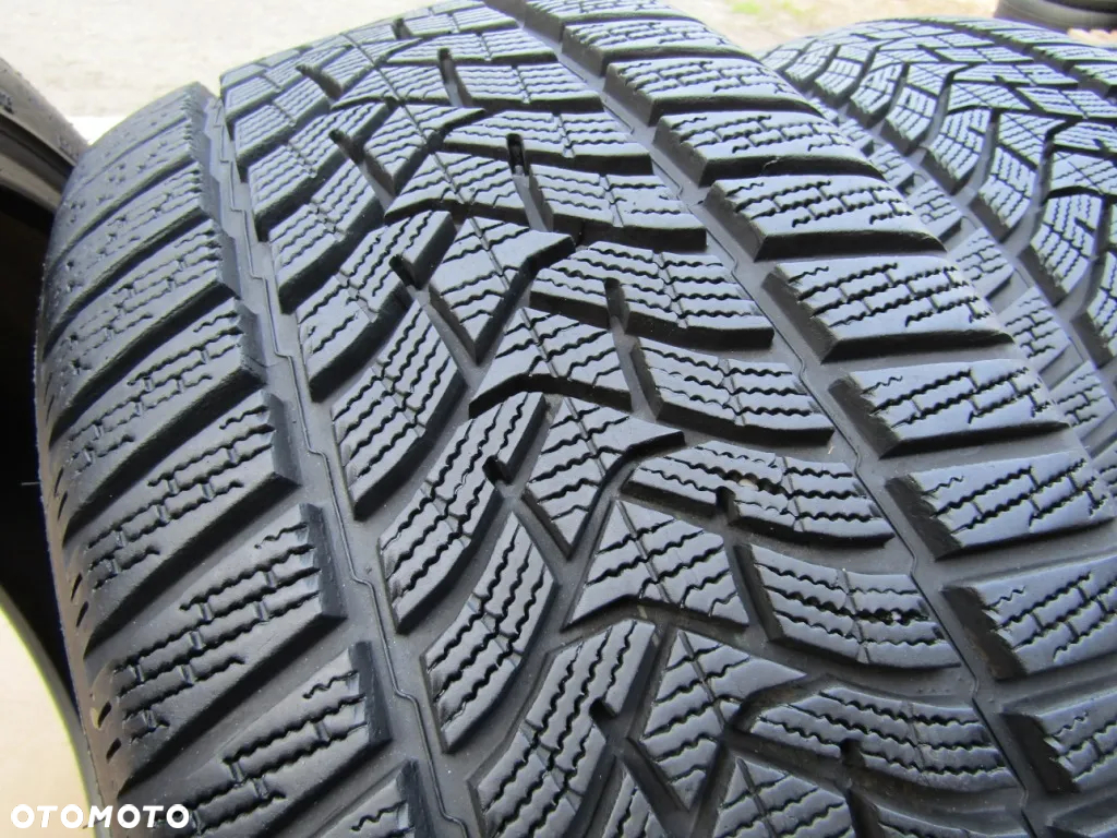 4x Opony 235/45 18 97V XL Dunlop Winter Sport 5 / Zimowe 7,5 mm - 7