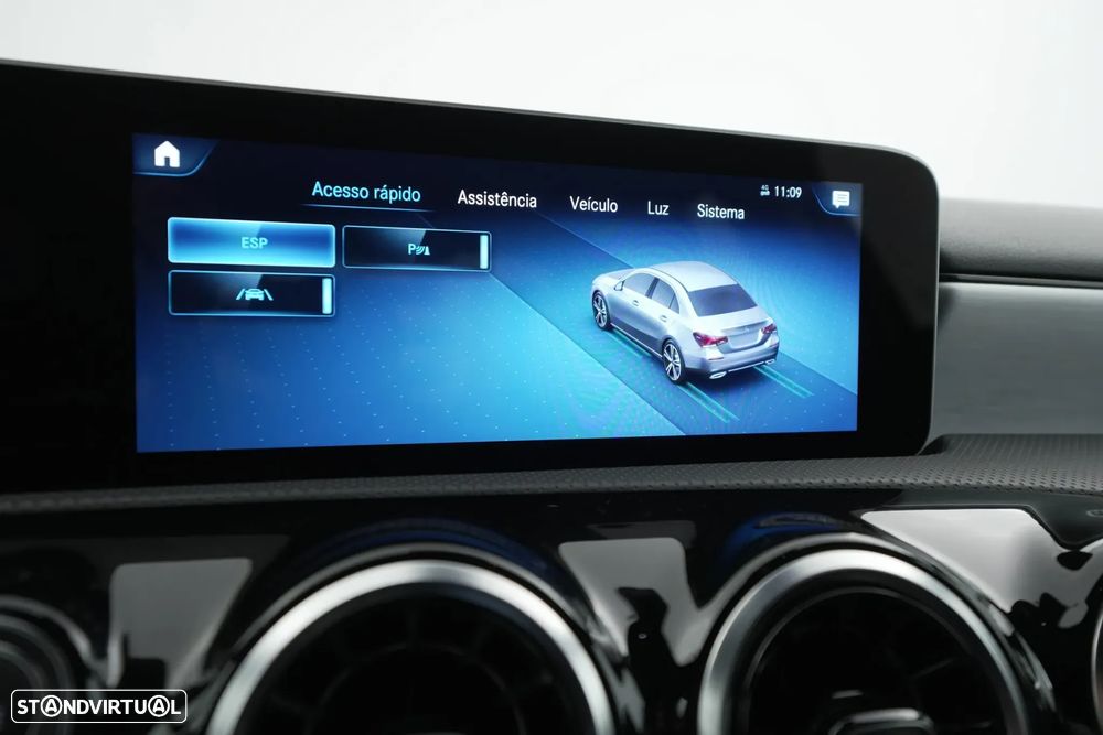 Mercedes-Benz A 200 Limousine AMG Line - 17