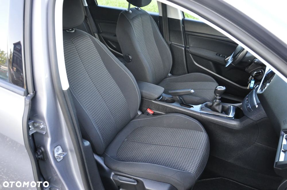 Peugeot 308 PureTech 130 GPF Stop & Start Allure Business-Paket - 14