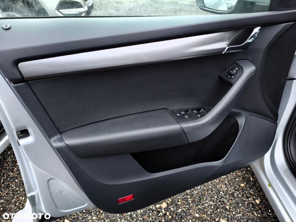 Skoda Octavia 1.6 TDI DSG Soleil - 20