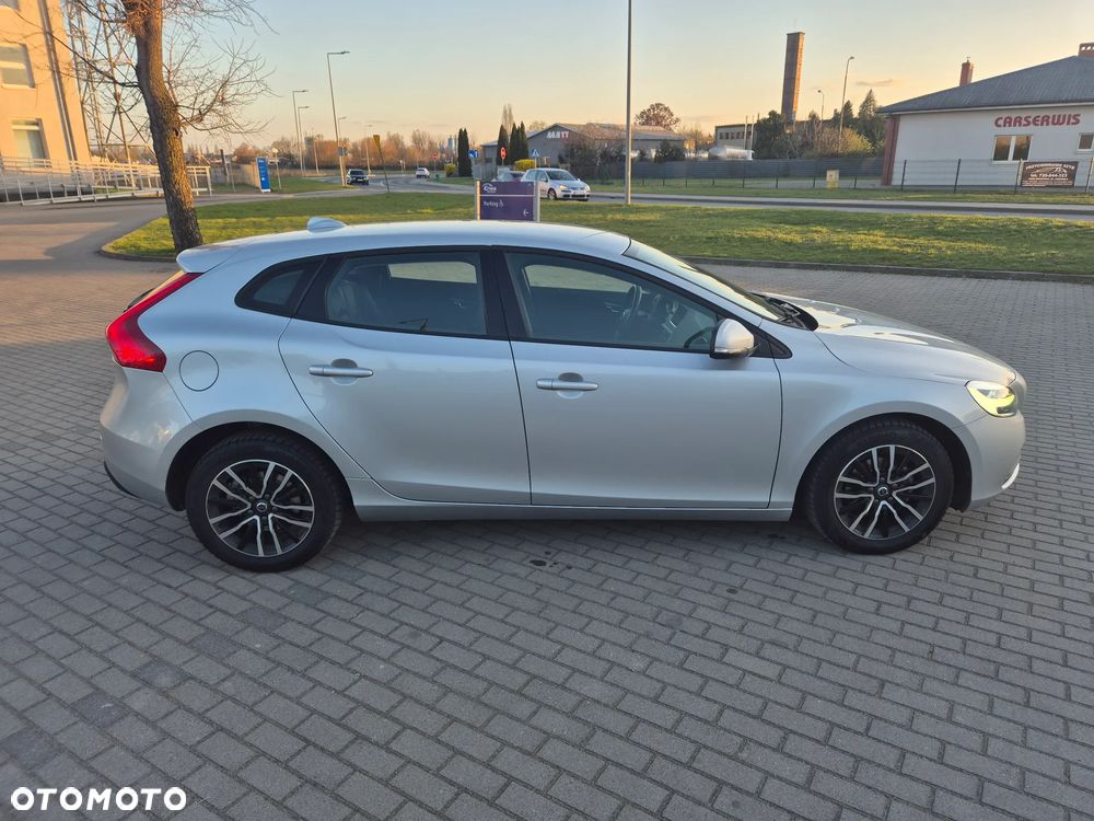 Volvo V40 D2 Inscription - 9
