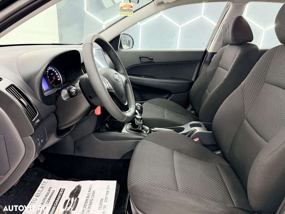 Hyundai i30 1.6 CRDI blue Classic - 9